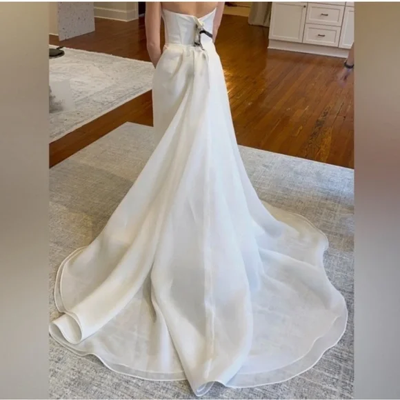 Alyssa Kristin Overskirt - Picture 3 of 6